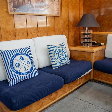 Boat Aloha Ξενοδοχείο Sant Adria de Besos Εξωτερικό φωτογραφία