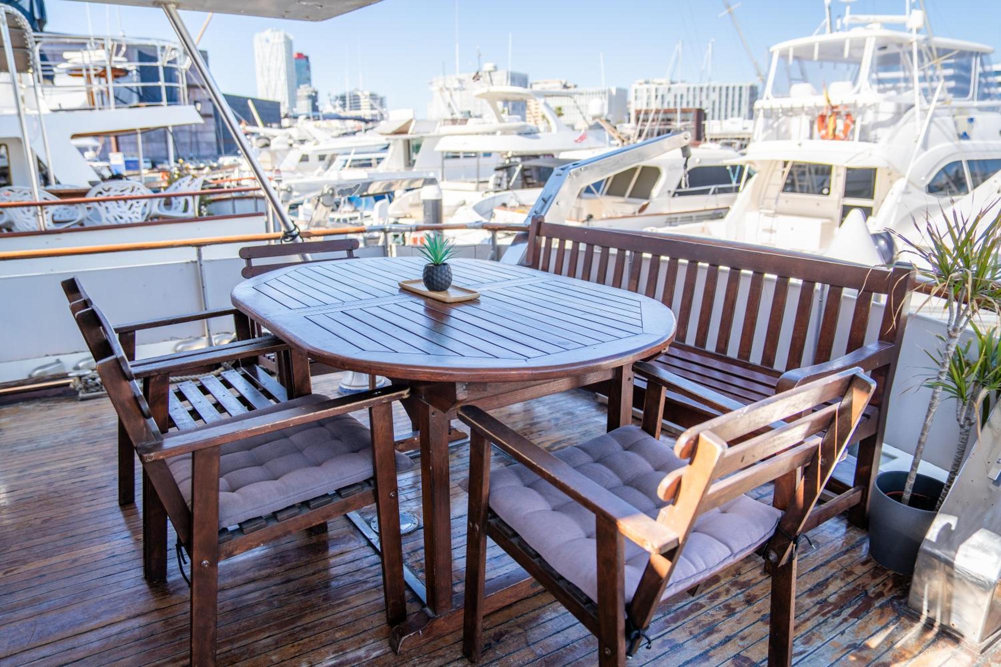Boat Aloha Ξενοδοχείο Sant Adria de Besos Εξωτερικό φωτογραφία