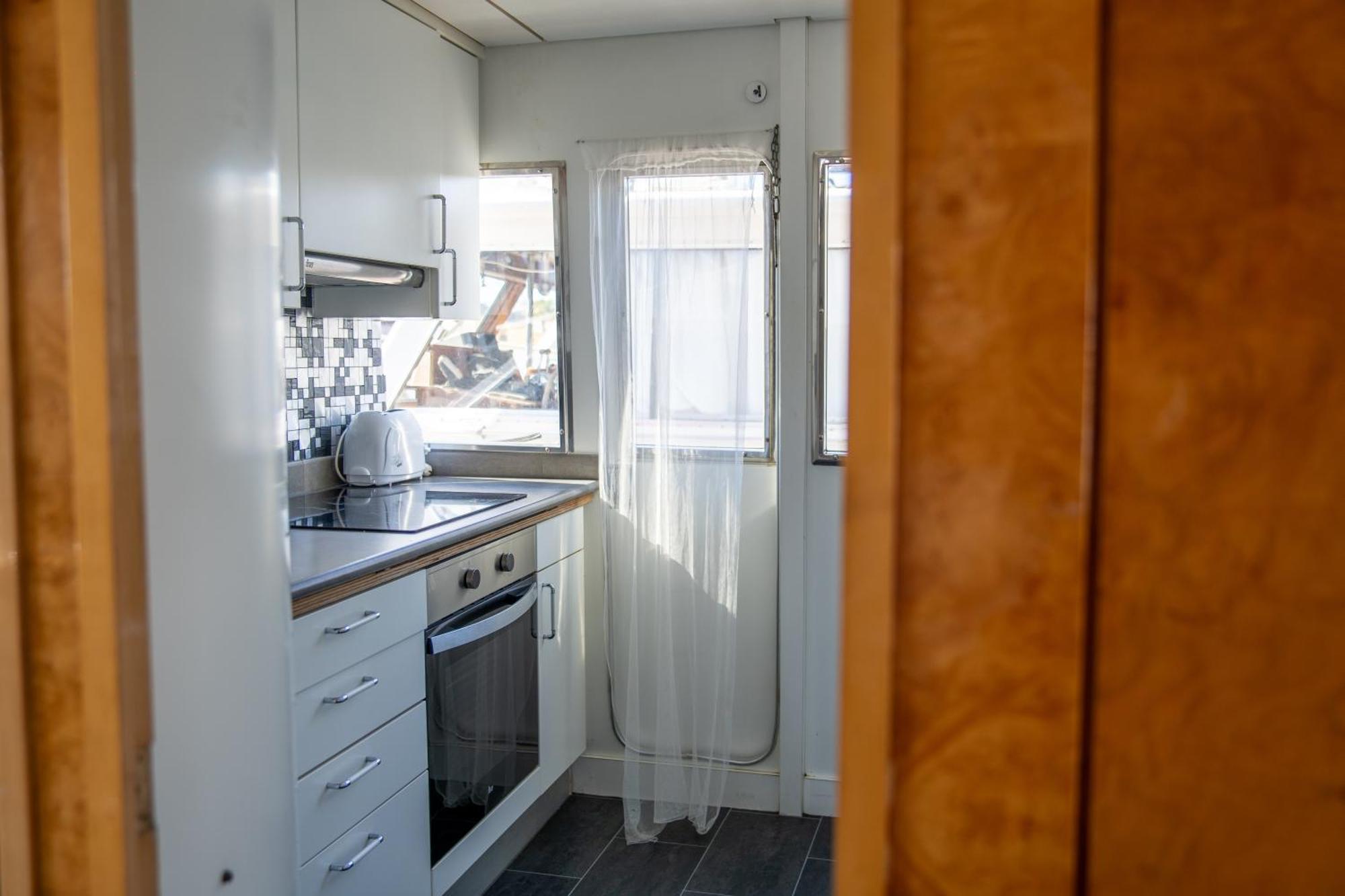 Boat Aloha Ξενοδοχείο Sant Adria de Besos Εξωτερικό φωτογραφία