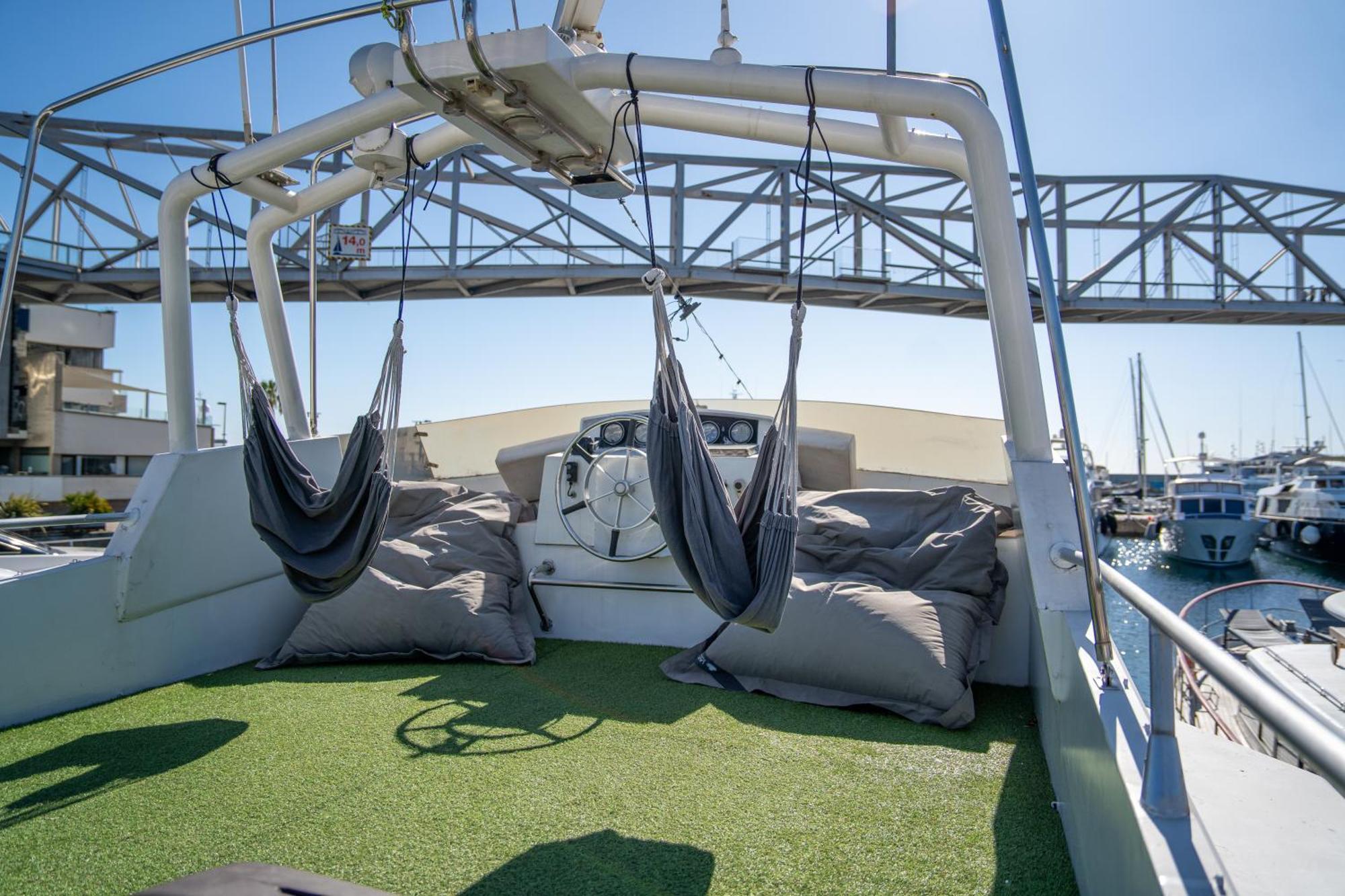 Boat Aloha Ξενοδοχείο Sant Adria de Besos Εξωτερικό φωτογραφία